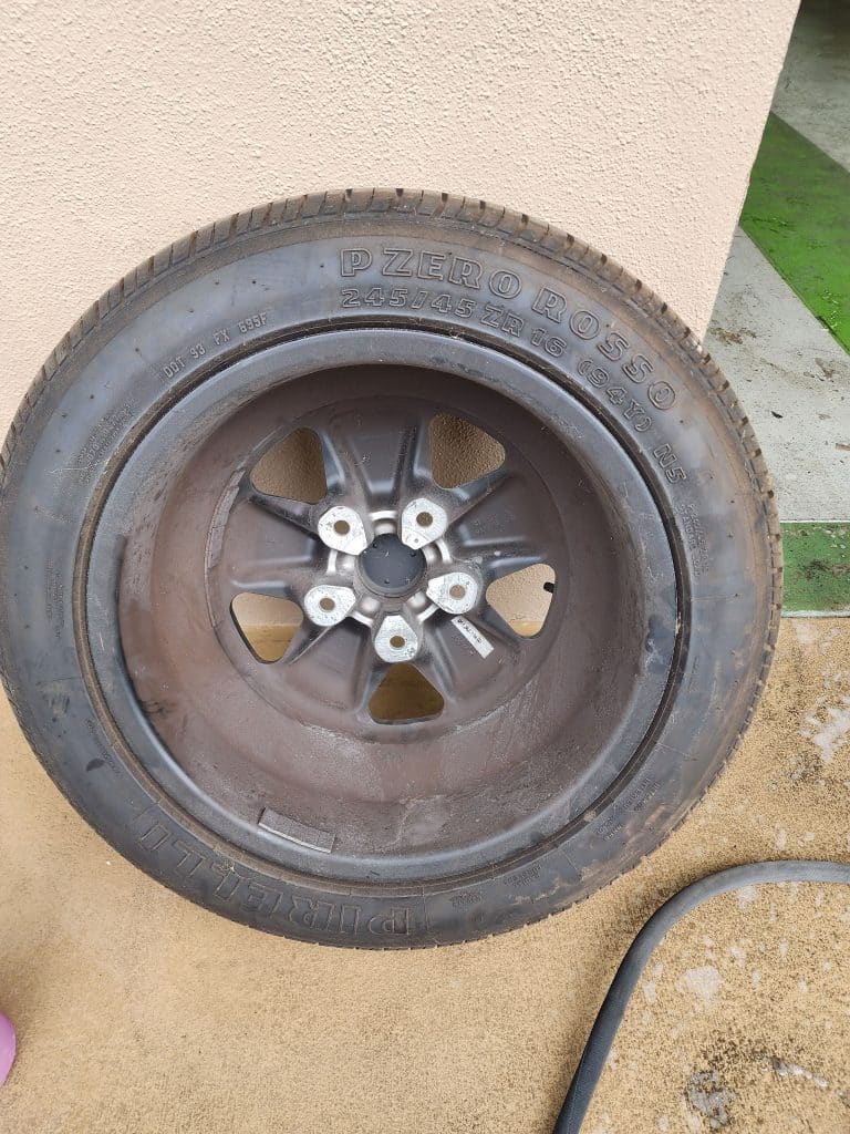 Porsche 930 Wheel Before Dry Ice Cleaning